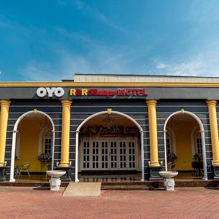 Oyo 1228 R & R Motel Джохор-Бару Экстерьер фото