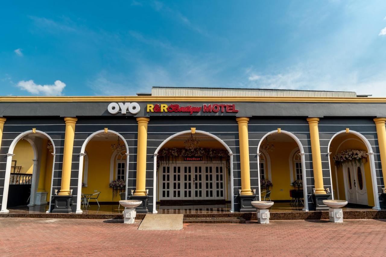Oyo 1228 R & R Motel Джохор-Бару Экстерьер фото