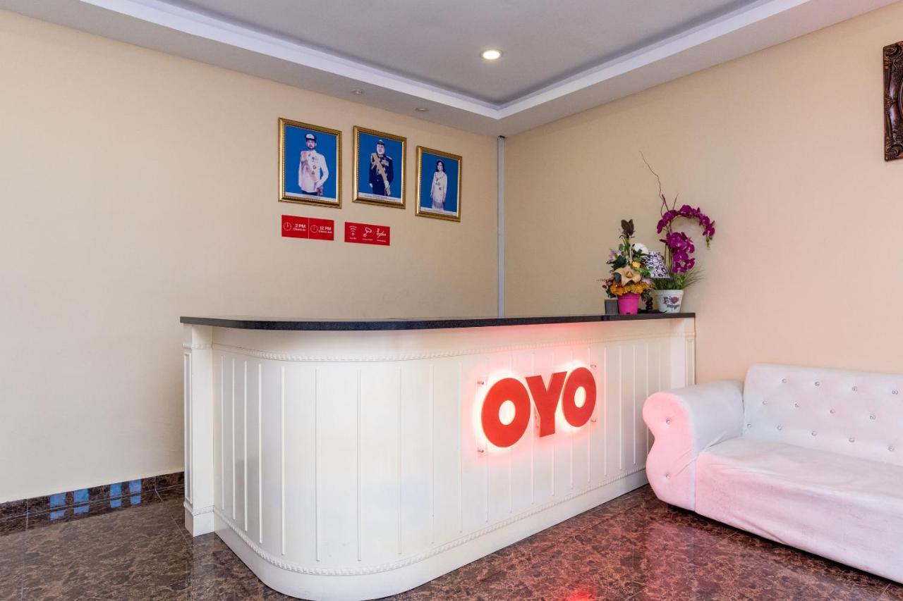 Oyo 1228 R & R Motel Джохор-Бару Экстерьер фото