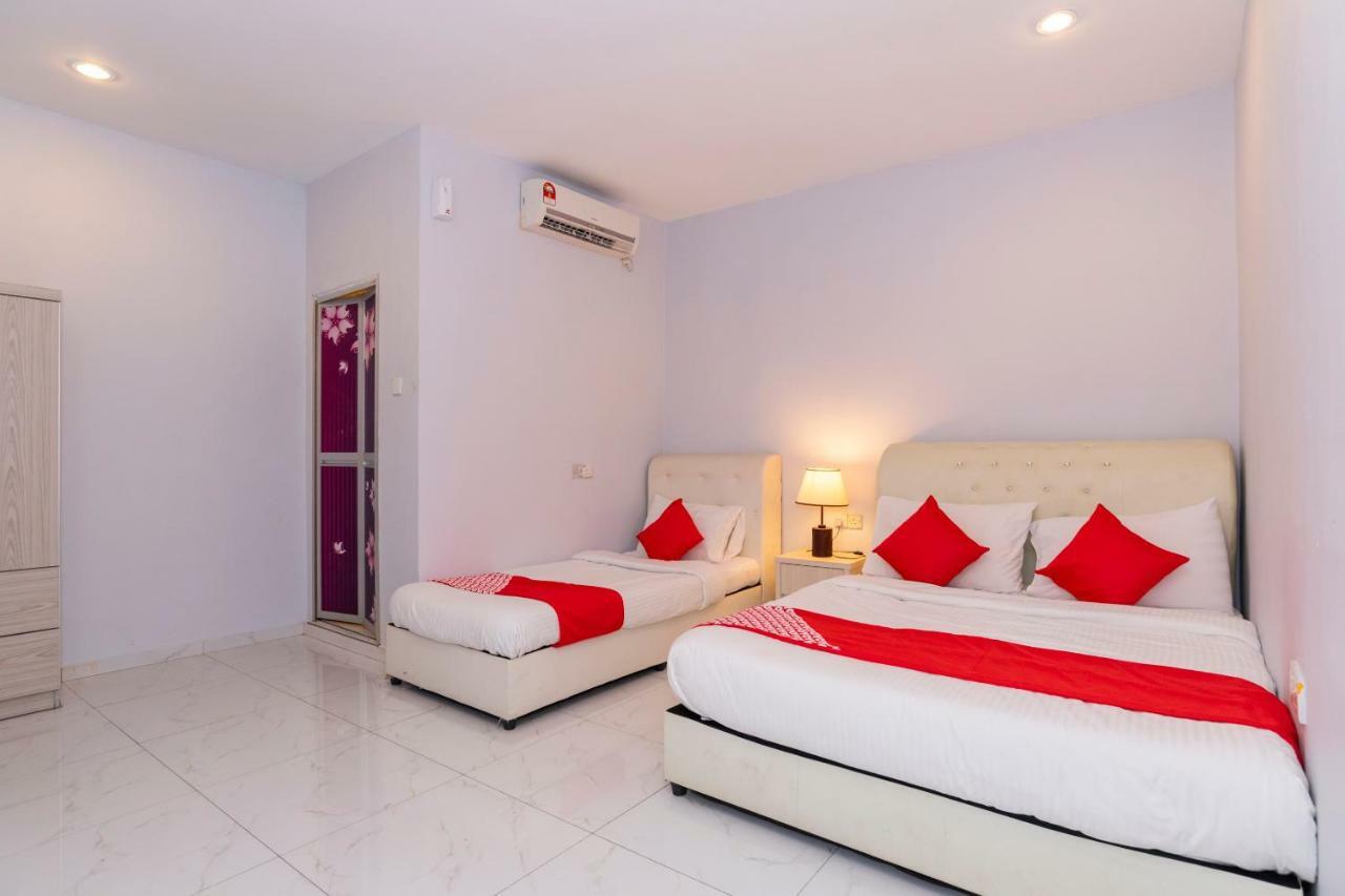 Oyo 1228 R & R Motel Джохор-Бару Экстерьер фото