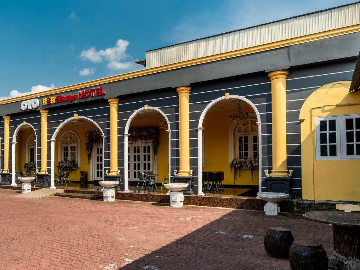 Oyo 1228 R & R Motel Джохор-Бару Экстерьер фото