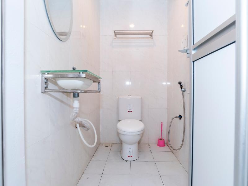 Oyo 1228 R & R Motel Джохор-Бару Экстерьер фото